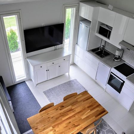 Cozy 4 Person Guesthouse On Quiet Residential Area أولو المظهر الخارجي الصورة